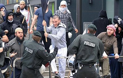 Most European cops are forbidden from discussing Muslim criminals or rapes by refugees.